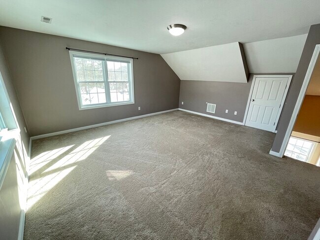 Building Photo - 84 C St