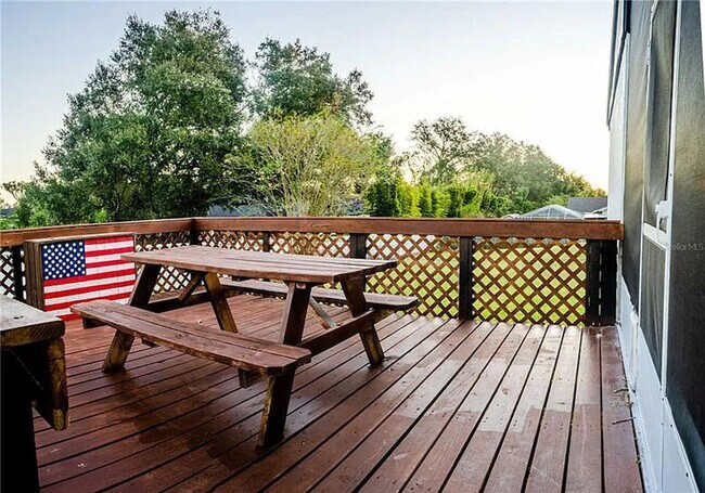 Building Photo - Highland Chase Three Bedroom, Updated Kitchen and Large Patio