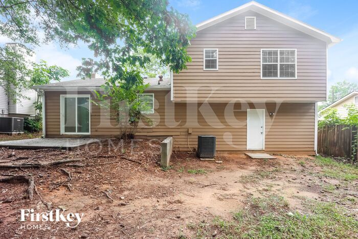 Building Photo - 2097 Phillips Rd