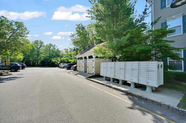 Building Photo - 104 Pebble Brook Dr