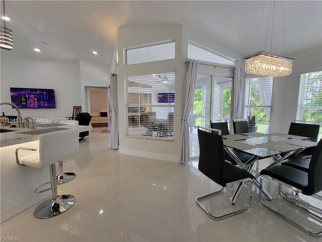 Building Photo - 237 SW 47th St