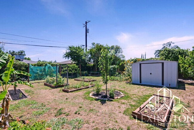 Building Photo - Beautiful, 3BD/2BA, Home available in Sacramento off Madison Ave. and Auburn Blvd.