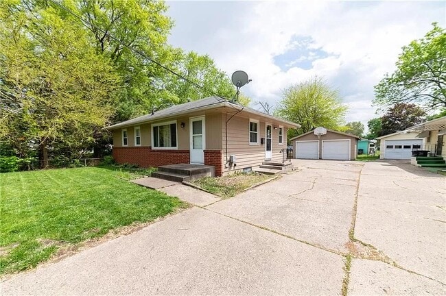 Building Photo - 2761 Skeies Dr