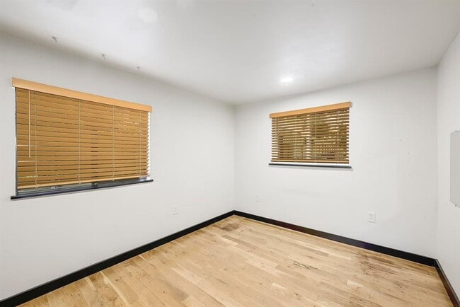 Building Photo - 1711 Brentwood St