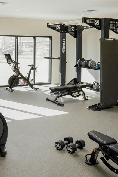 Building Photo - 88 N Olson Ave