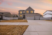 Building Photo - 1010 4000 W