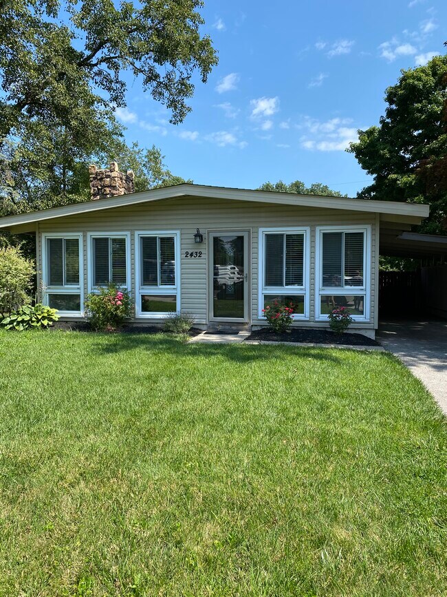 Primary Photo - 2432 Edgevale Rd