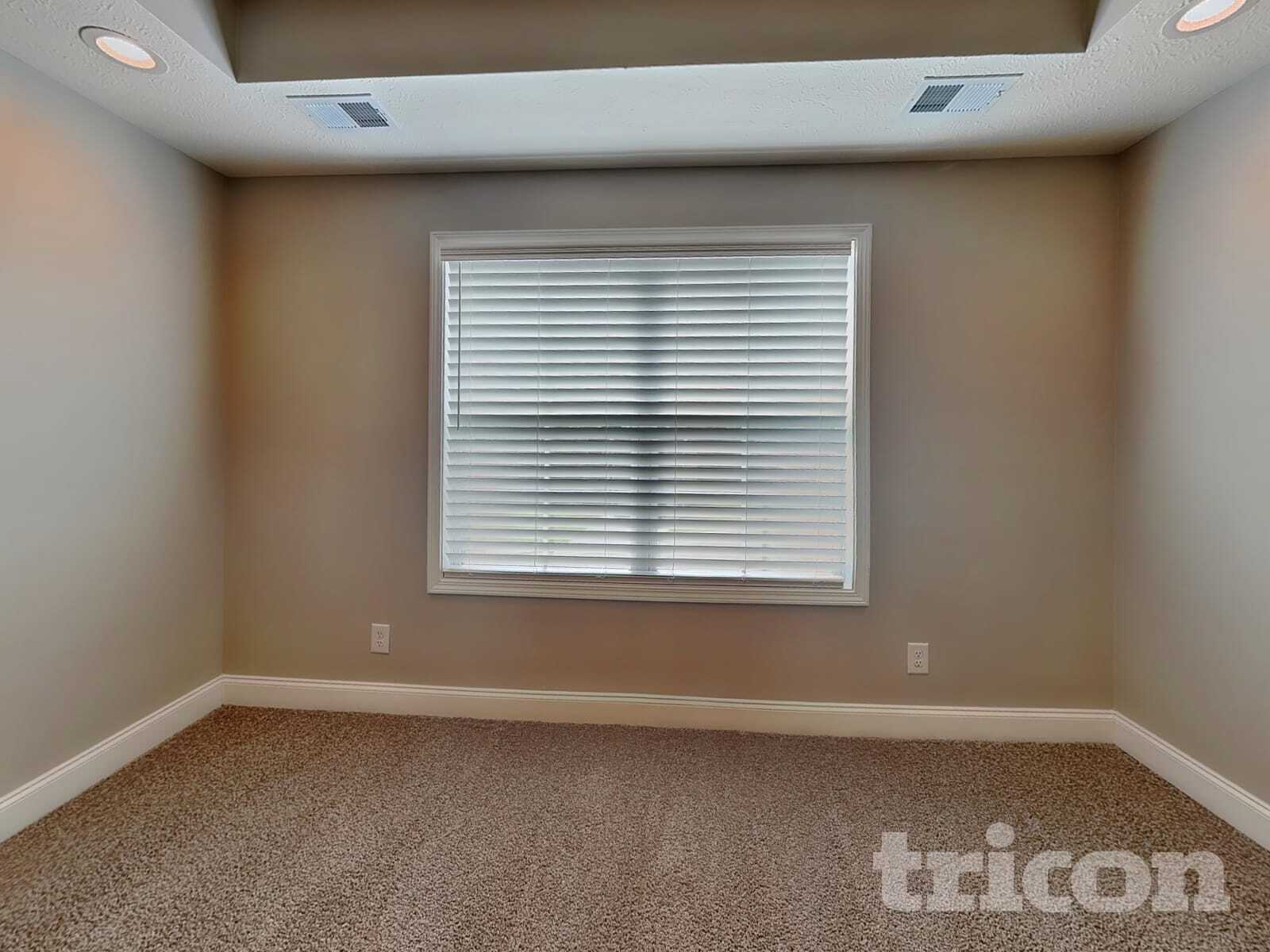 Building Photo - 204 Bonnell Dr