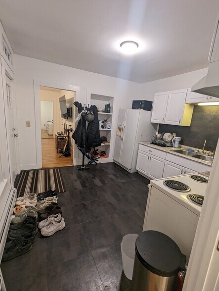 Building Photo - 24 Ham St