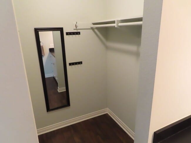 Building Photo - Nicely updated 4-bedroom house in Chula Vista