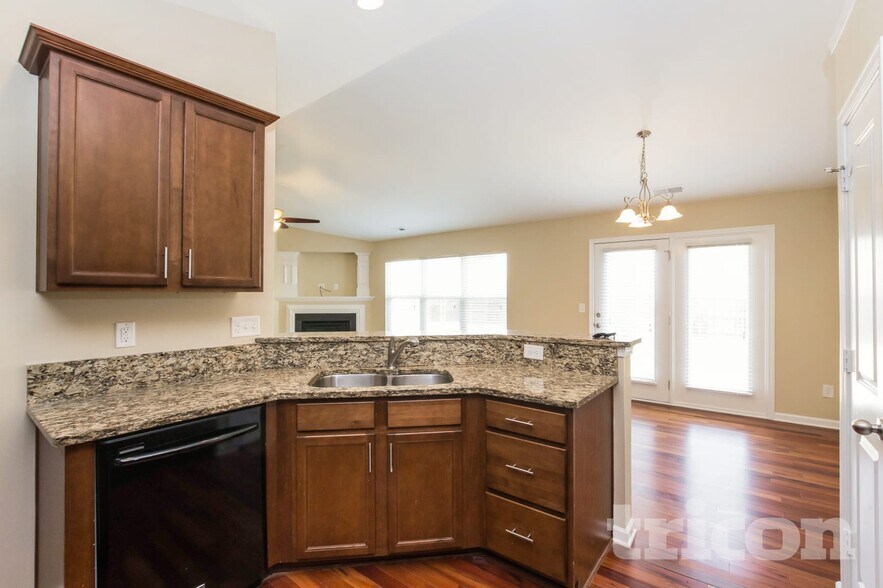 Building Photo - 15230 Oldcorn Ln