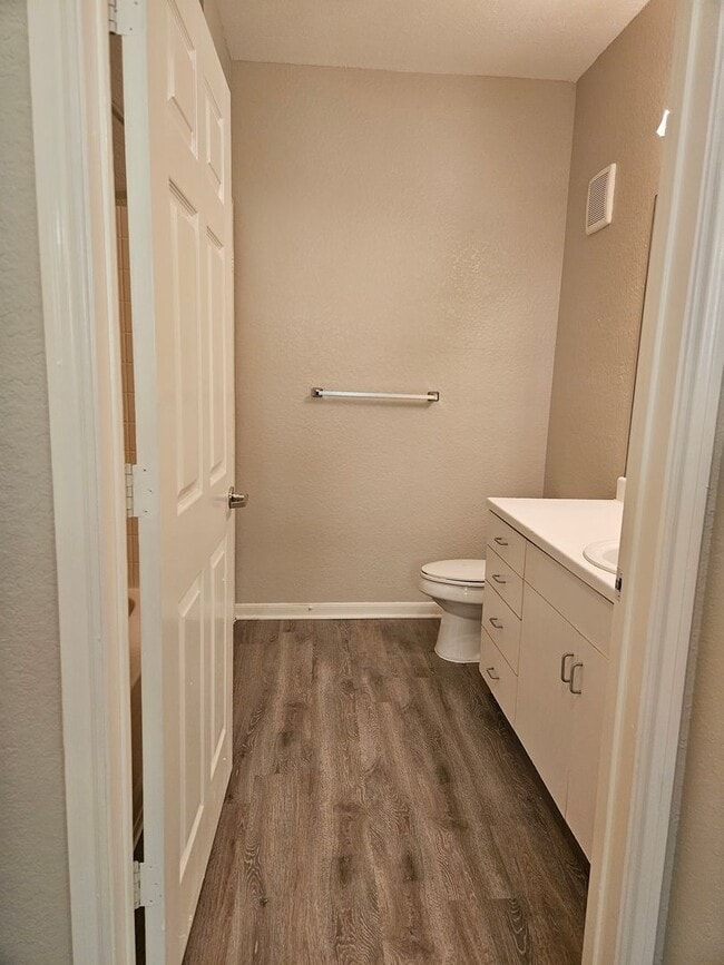 Building Photo - Available now 2bed 2bath Downtown Orlando ...