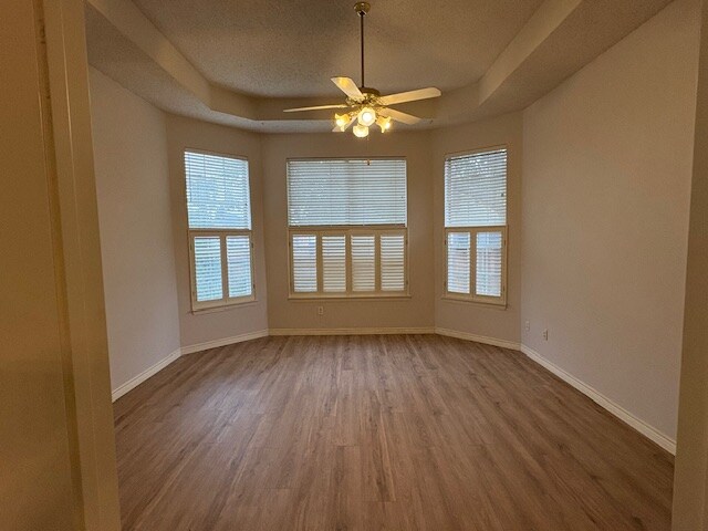 Building Photo - 4441 English Oak Dr