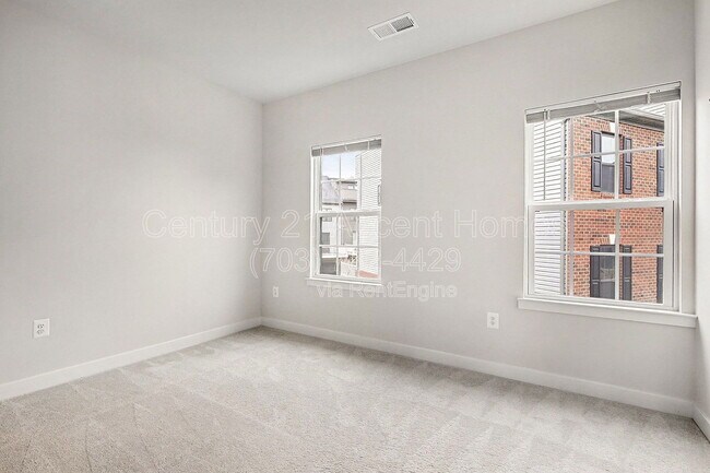 Building Photo - 2654 Jetstream Rd