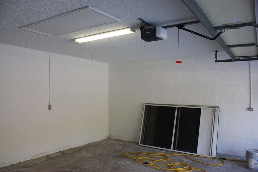 Building Photo - 20 Zebulon Pl