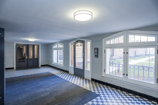 Building Photo - 5746 S Stony Island Ave