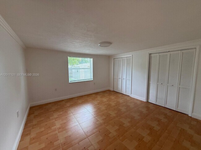 Building Photo - 2650 SW 13th Ave