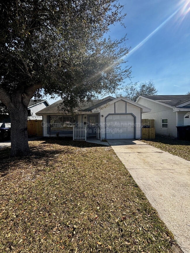 Building Photo - 1209 Roma Ct