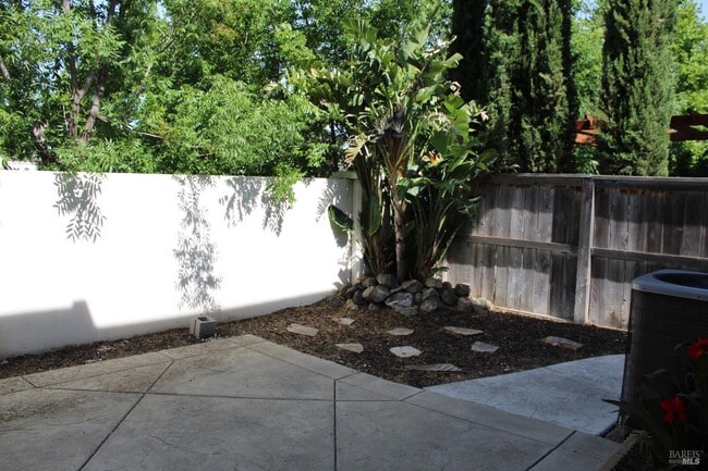 Building Photo - 1280 Cornell Dr