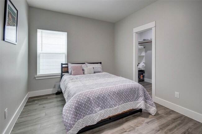 Building Photo - 9305 Tower St