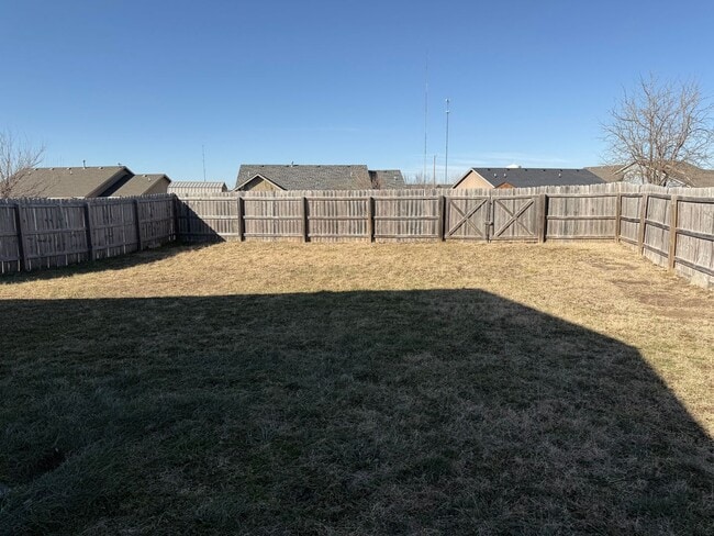 Building Photo - Spacious Home on the west side of Junction City ~ Available Early January