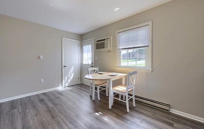 Building Photo - 131 Highview Dr