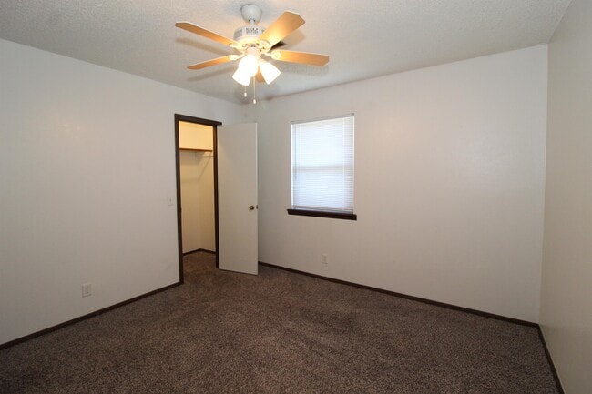 Building Photo - 1908 Sycamore Pl