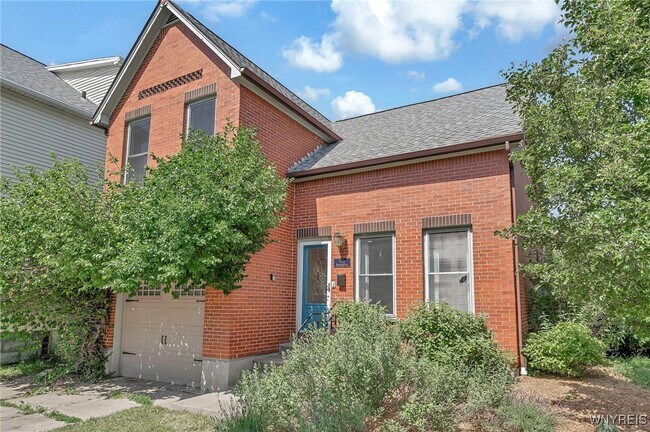 Primary Photo - 133 Whitney Pl