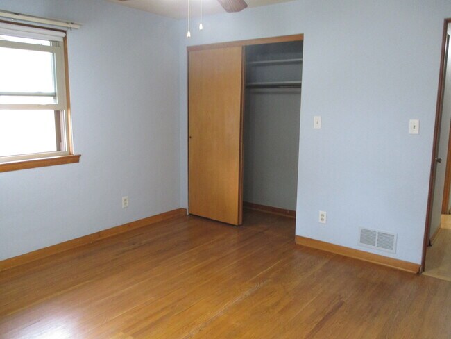 Building Photo - 1606 Dearborn St