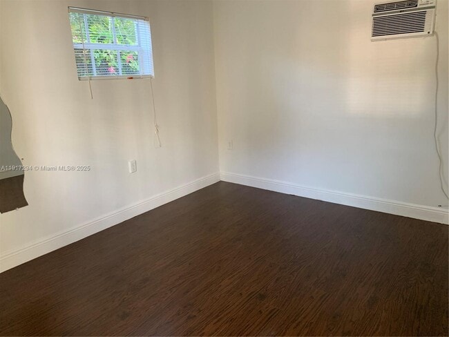 Building Photo - 750 NE 86th St