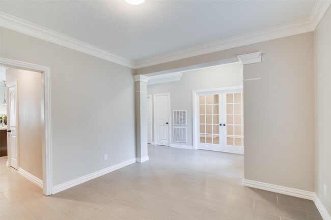 Building Photo - 5125 Carriage Bend Dr