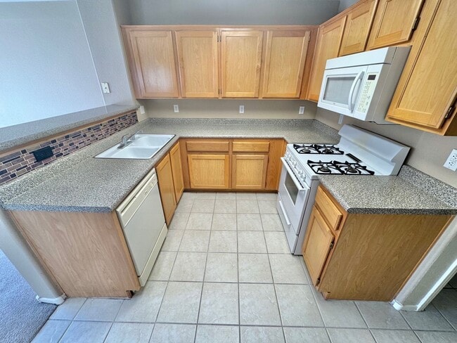 Building Photo - Beautiful Northwest Las Vegas home with functional layout