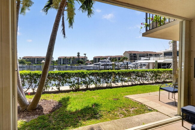 Building Photo - 2401 Marina Isle Way