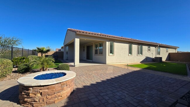 Building Photo - Pristine home in amenity rich Estrella Mountain Ranch!