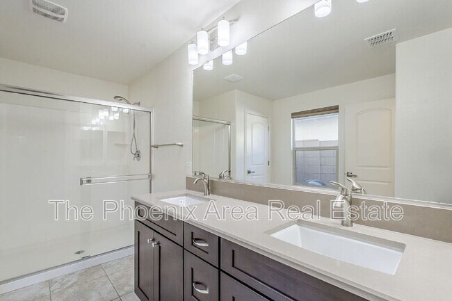 Building Photo - 3947 E Constitution Dr