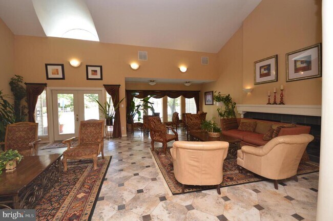 Building Photo - 3912 Penderview Dr