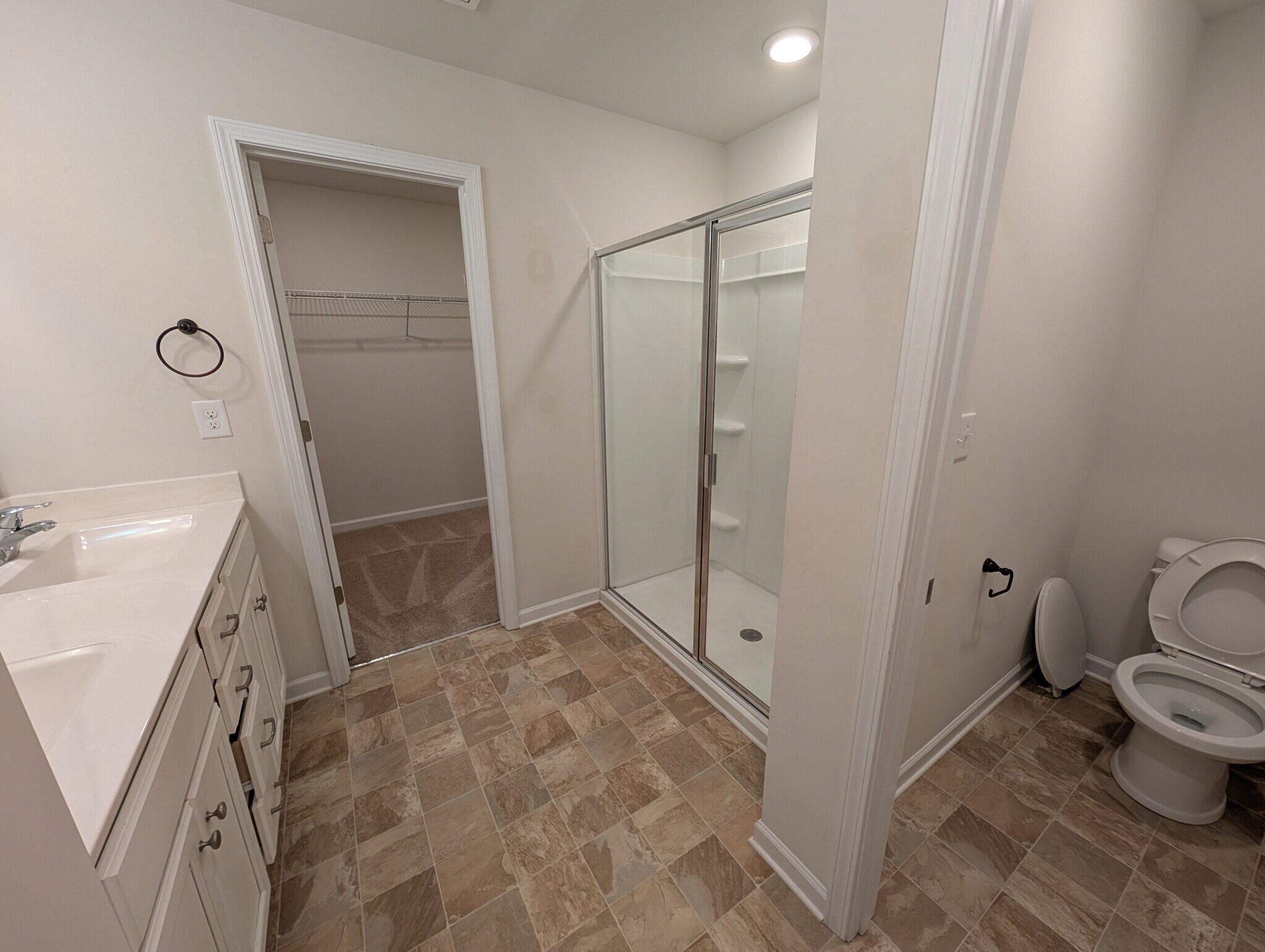 Building Photo - Room in House on Eastcott Ave