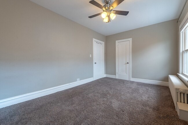 Building Photo - 818 N La Grange Rd