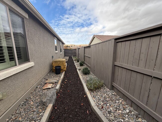 Building Photo - 3 Bedroom Home in Sparks Gated Community!