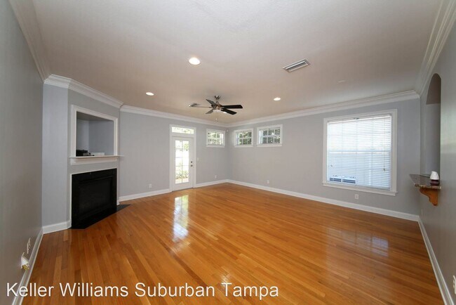 Building Photo - 2 br, 2.5 bath House - 3317 Empedrado St