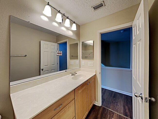 Building Photo - 2526 Britney Lakes Lane