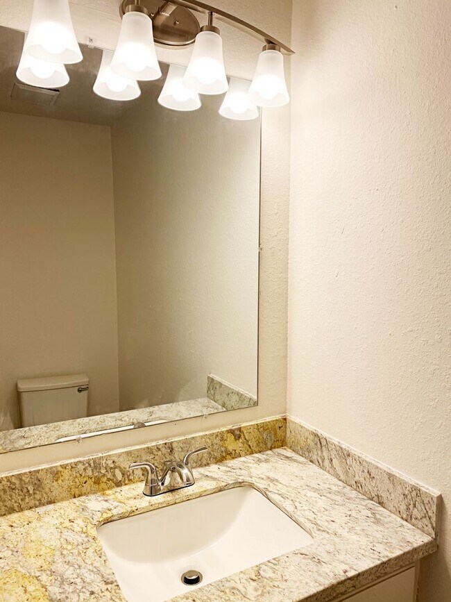 Building Photo - 2700 N 16th St