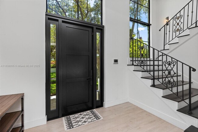 Building Photo - 1400 Coruna Ave