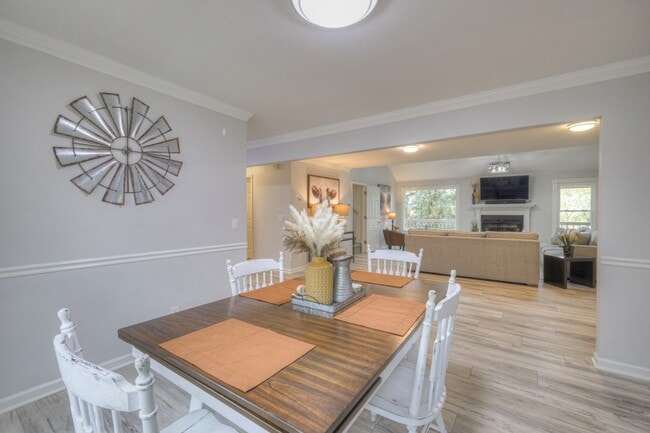 Building Photo - 204 Hogan Ln