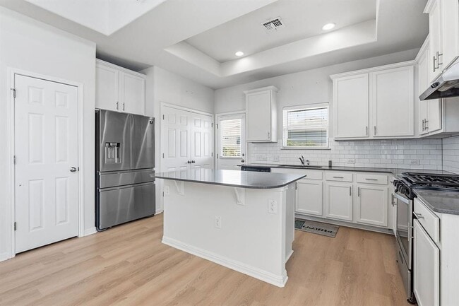 Building Photo - 10221 Forest Grove Dr