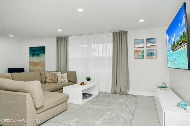 Building Photo - 363 Harbor Dr