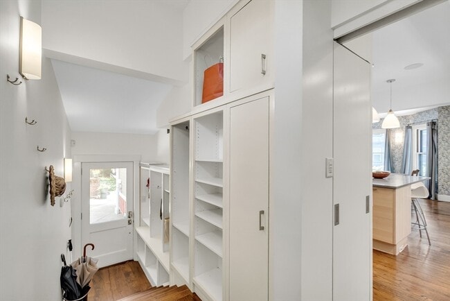 Building Photo - 64 Gorham St
