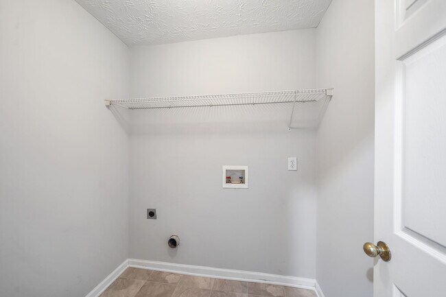 Building Photo - 3690 Golfe Links Dr