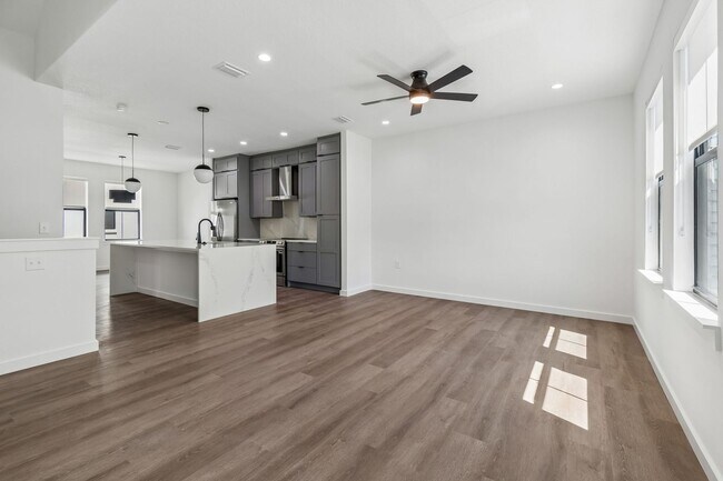 Building Photo - New Construction Townhome For Lease downtown Tampa, Ybor City, Gas Worx