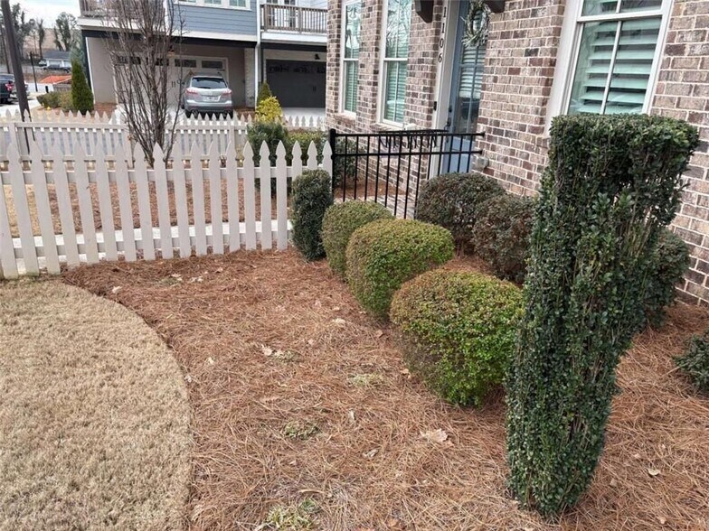 Building Photo - 1104 Thomas St